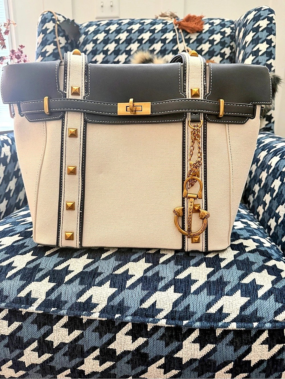 Betsey Johnson Houndstooth Tote in Navy & Cream Like New
